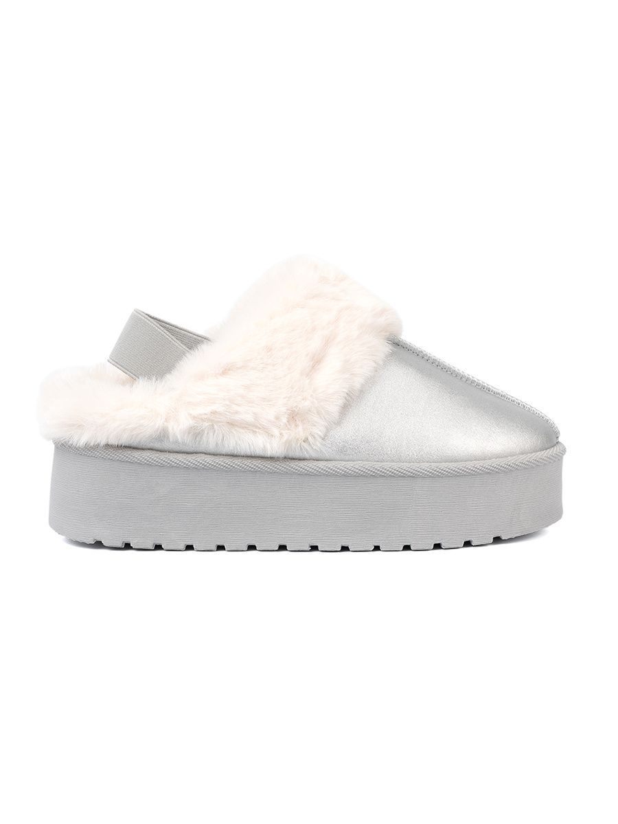 Silberne Schneestiefel mit Fell und Plattform