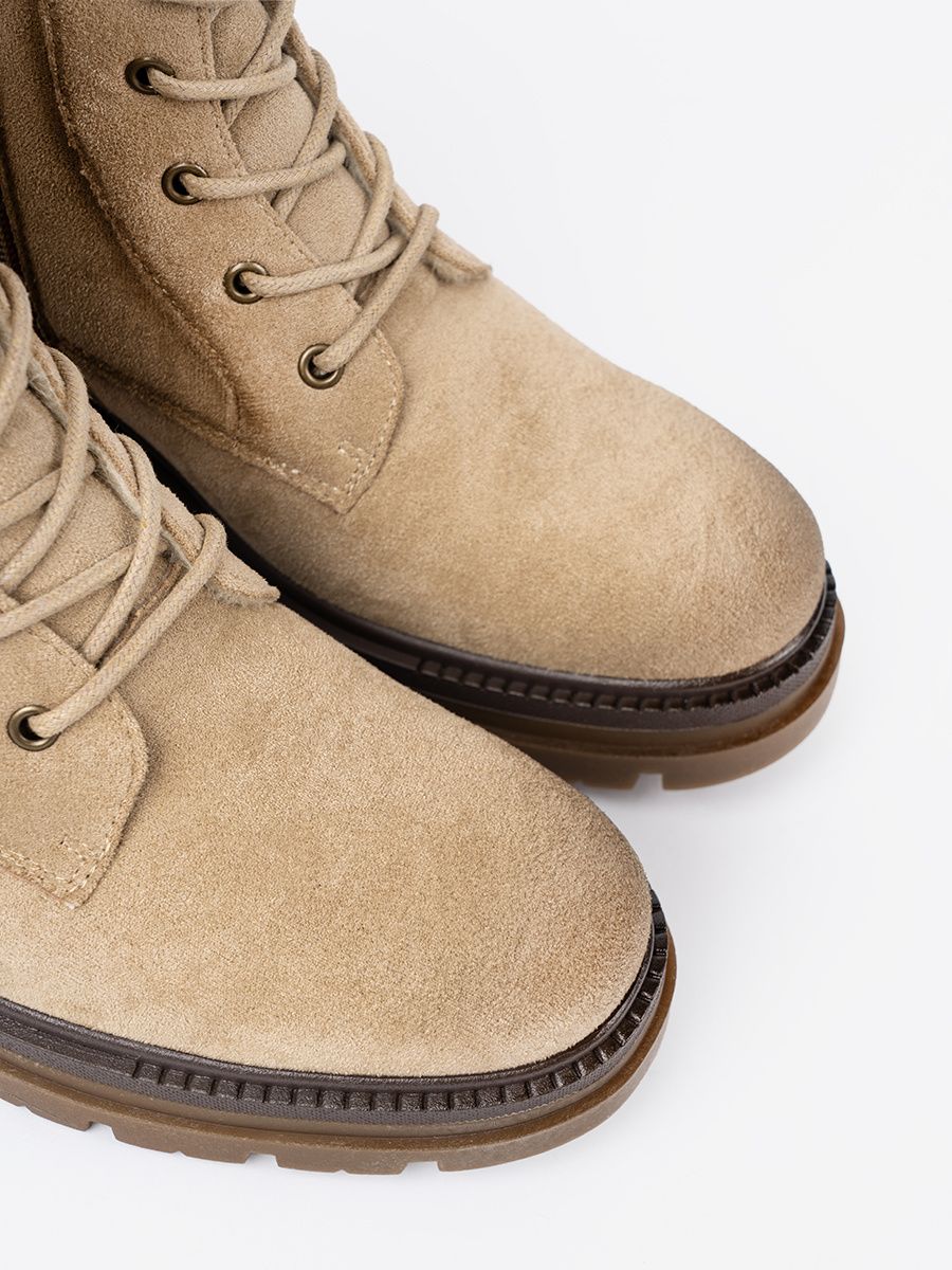 Beige Wildleder Stiefeletten mit robustem Profil