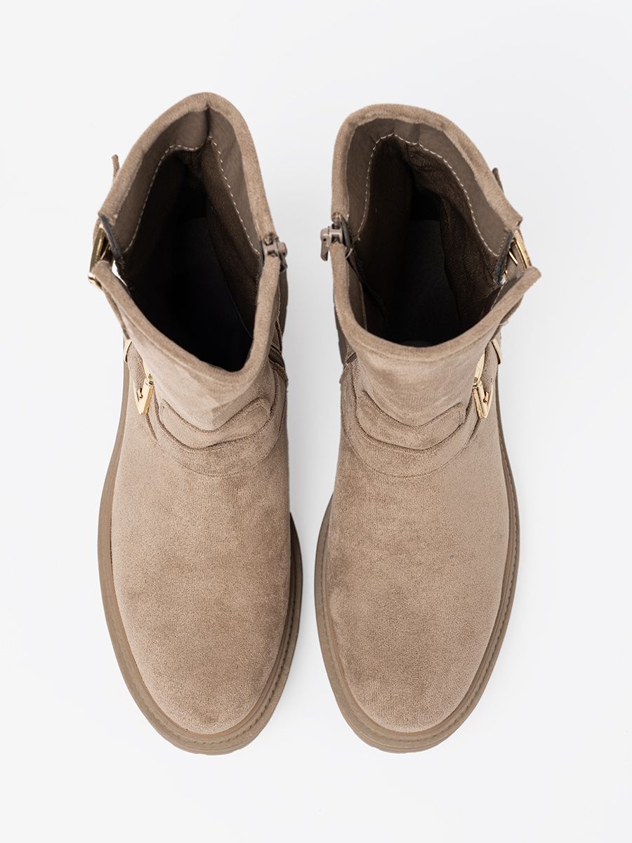 Beige Wildleder Stiefeletten mit dekorativen Schnallen