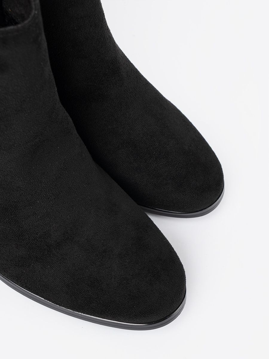 Stilvolle schwarze Stiefelette mit elegantem Dekor