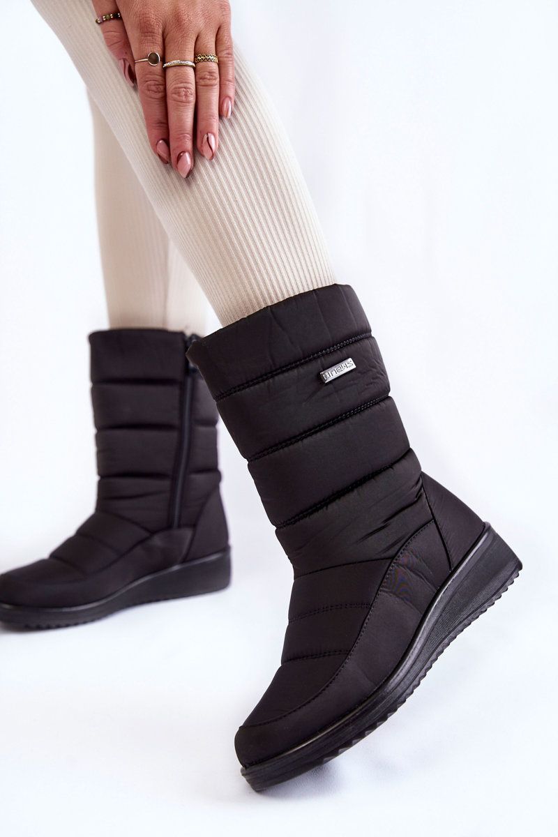 Gefütterte schwarze Schneestiefel mit Keilabsatz