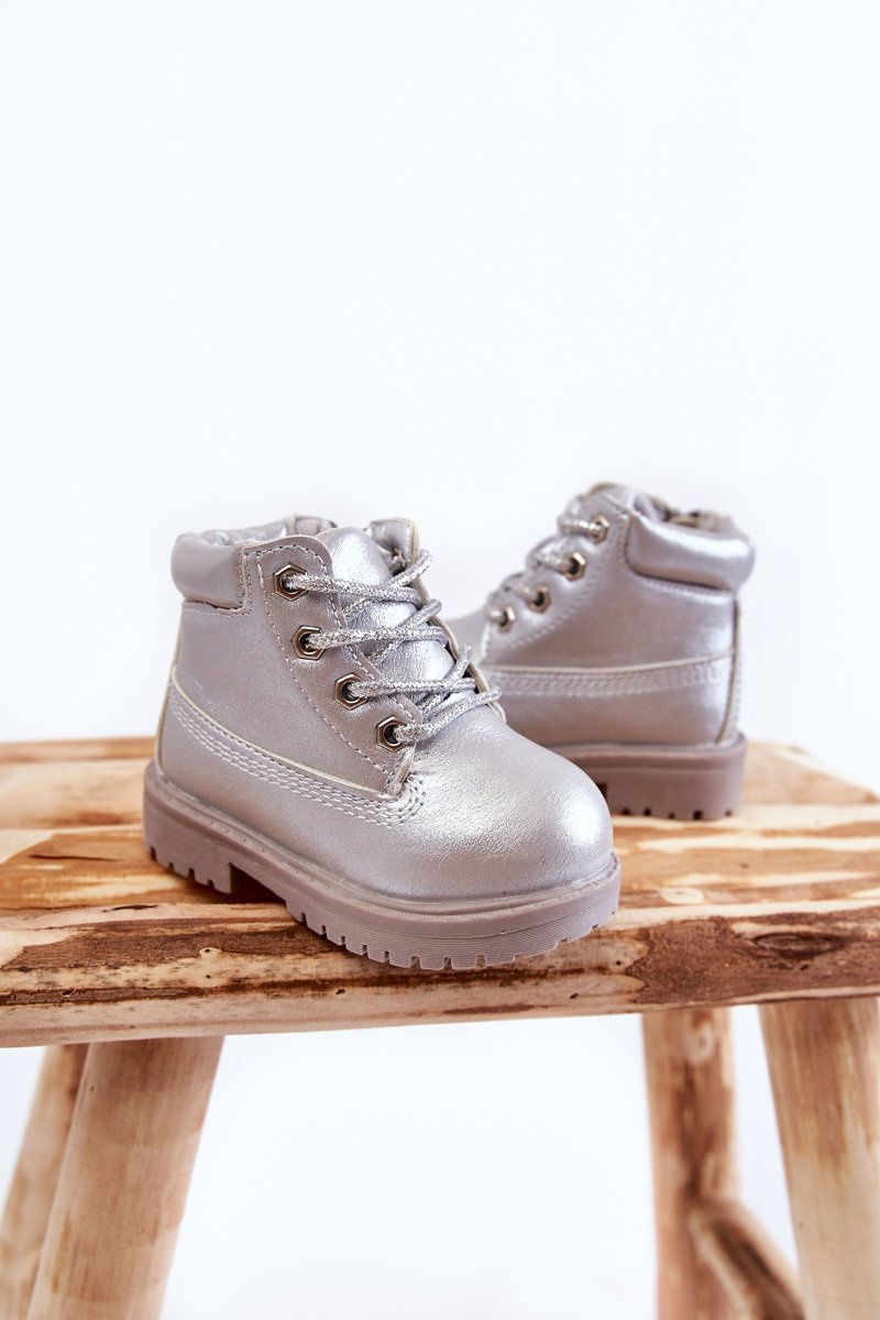 Silberne Stiefelette mit Reißverschluss
