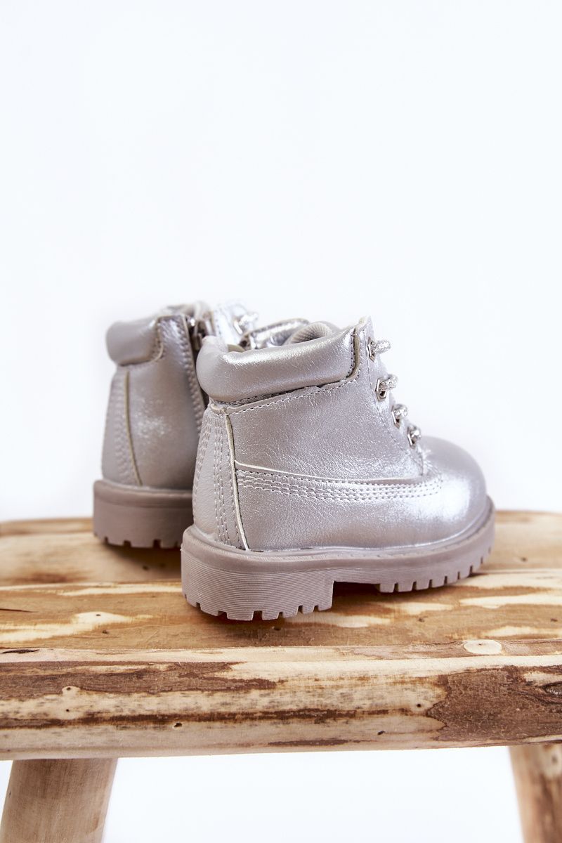 Silberne Stiefelette mit Reißverschluss