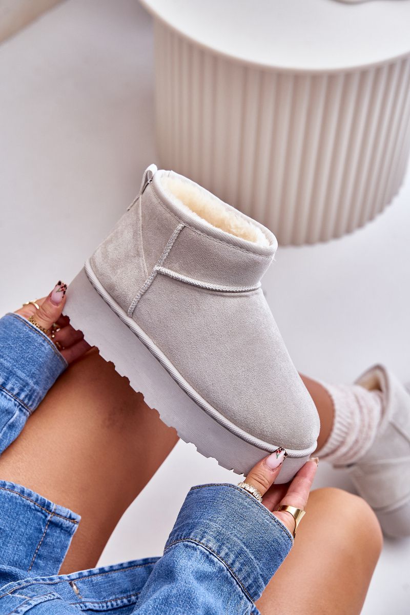 Graue gefütterte Schneestiefel mit Plattform und Velouroberfläche