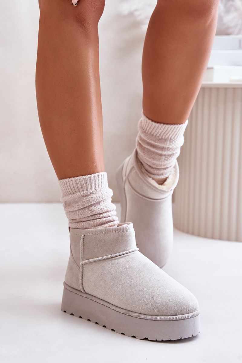 Graue gefütterte Schneestiefel mit Plattform und Velouroberfläche