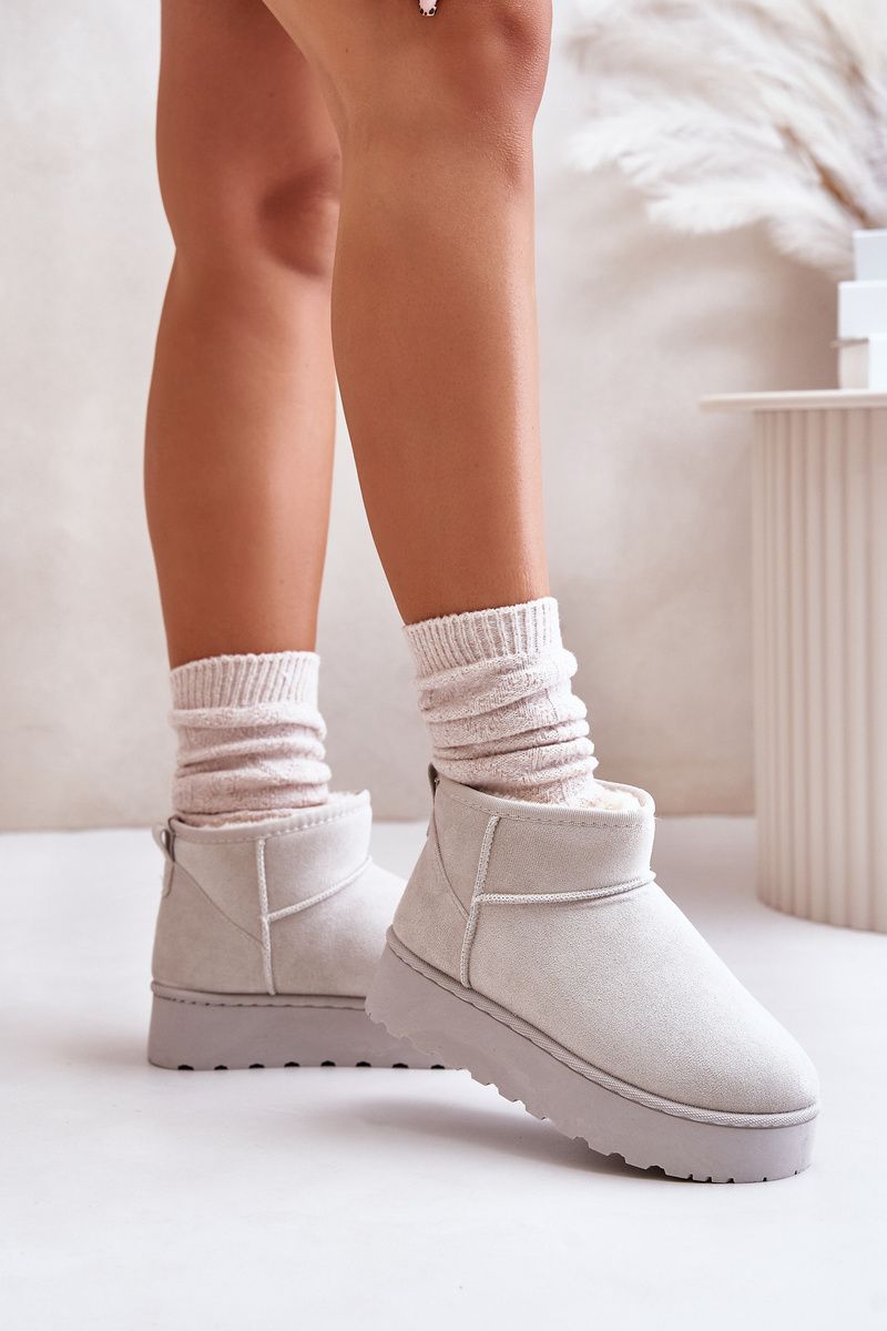 Graue gefütterte Schneestiefel mit Plattform und Velouroberfläche