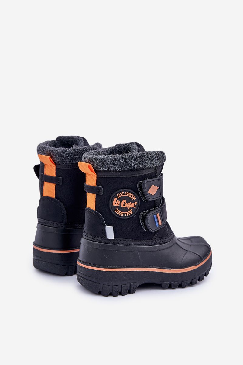 Schwarzer Winter-Snowboot mit Klettverschluss aus Kunstleder