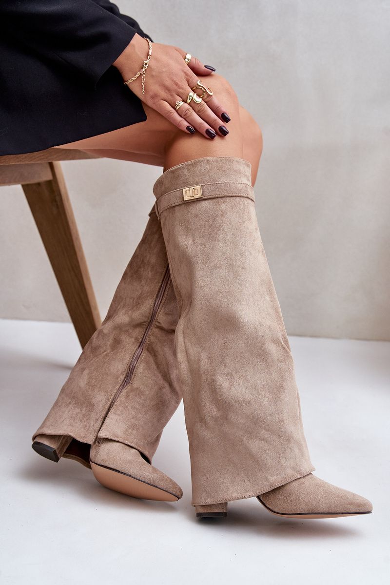 Beige Stiefel mit Blockabsatz und umgeschlagenem Schaft