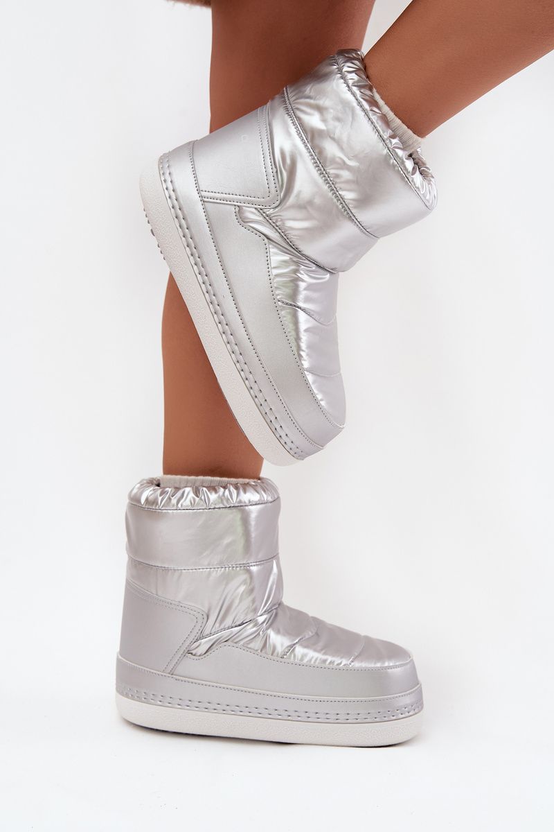 Silberne Schneestiefel mit warmer Fütterung
