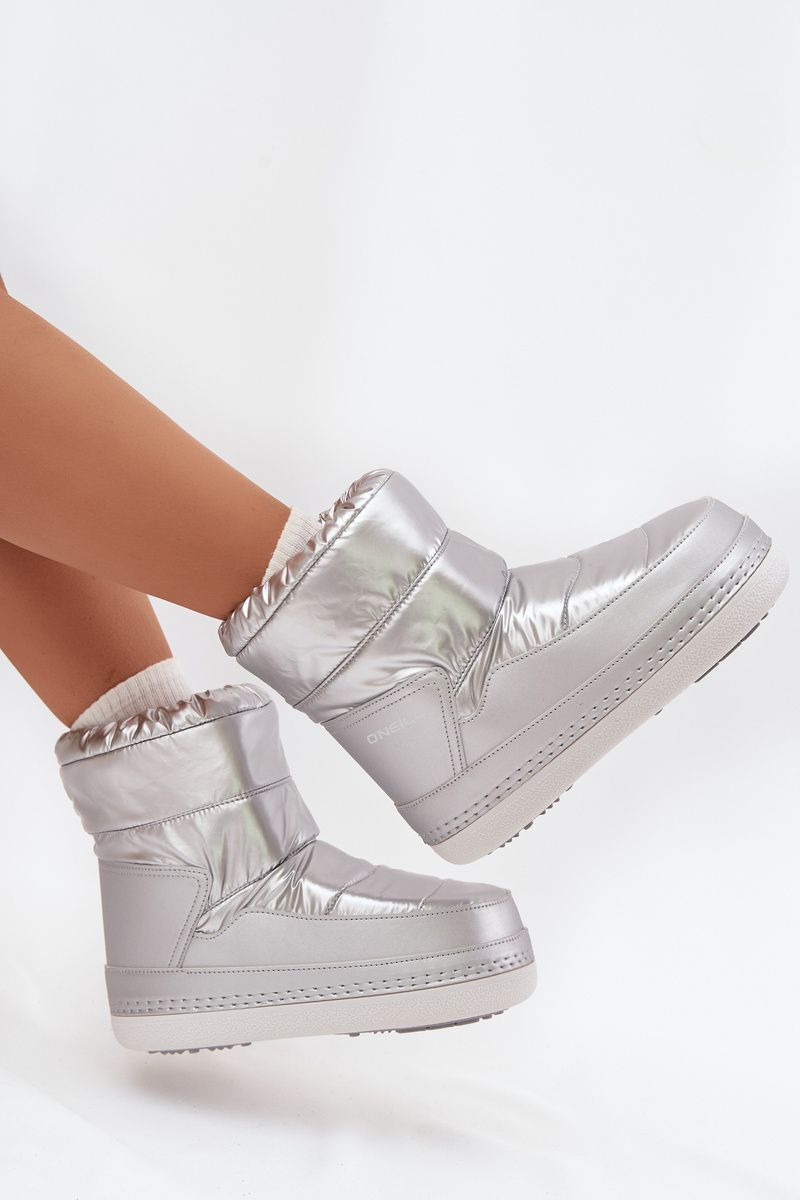 Silberne Schneestiefel mit warmer Fütterung