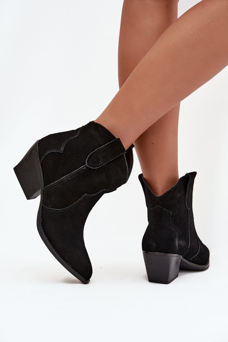 Schwarze Veloursleder-Stiefelette mit Blockabsatz