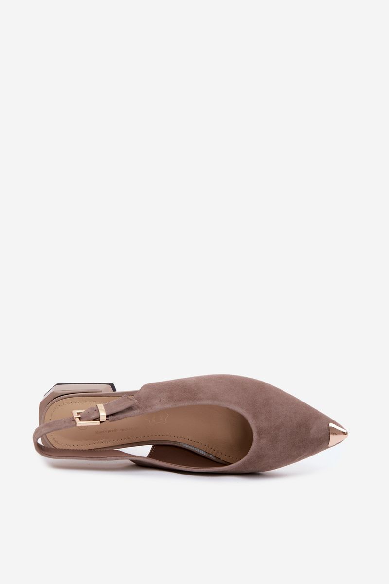 Beige Wildleder-Sandale mit niedrigem Absatz