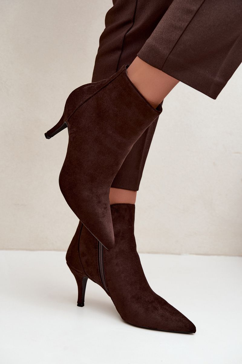 Stiefelette mit Stiletto-Absatz aus braunem Kunstveloursleder