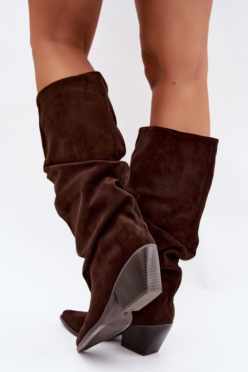 Stiefelette aus Veloursleder mit gerafftem Schaft und Absatz, braun