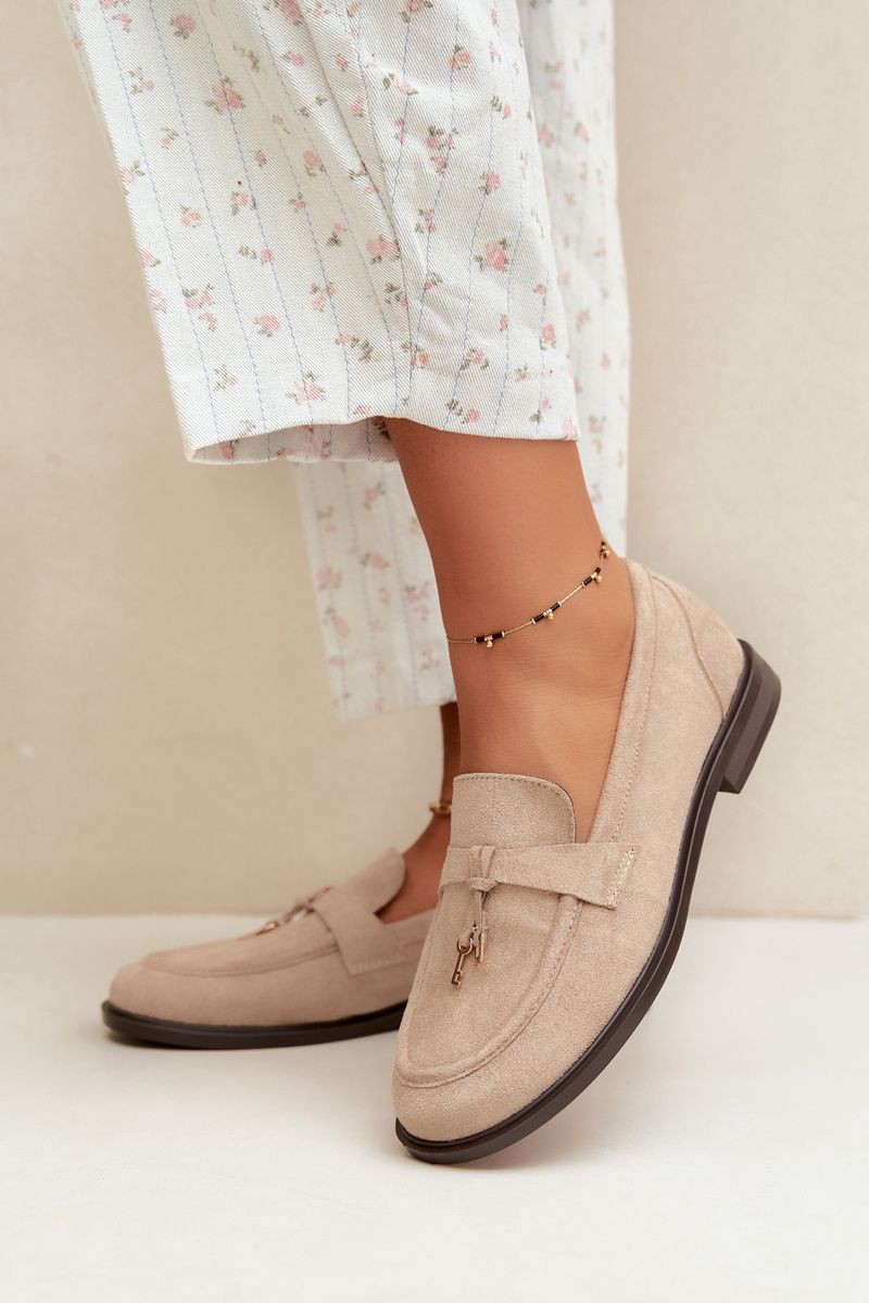 Beige Mokassins aus Kunstveloursleder
