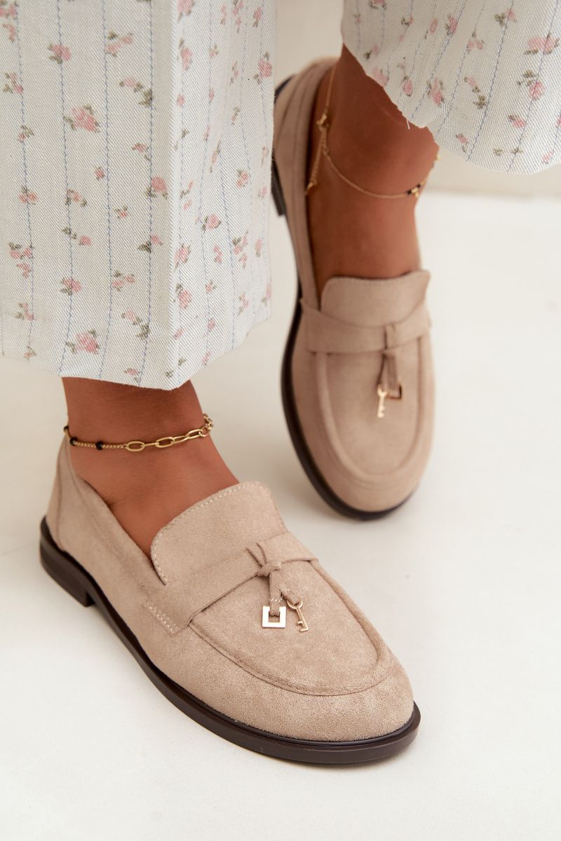 Beige Mokassins aus Kunstveloursleder