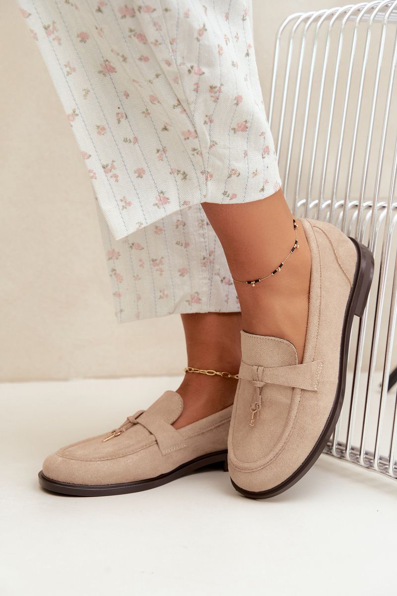 Beige Mokassins aus Kunstveloursleder