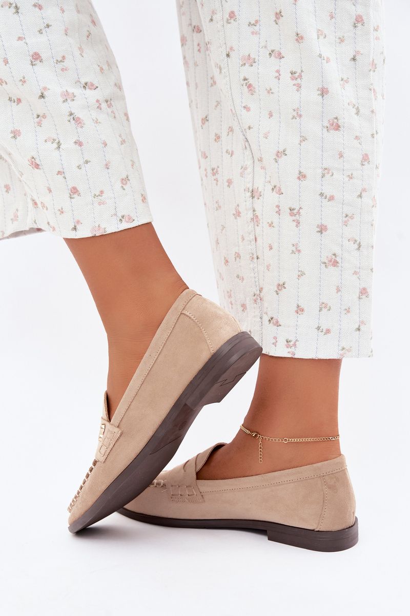Beige Mokassins aus Velourslederimitat mit dekorativem Detail