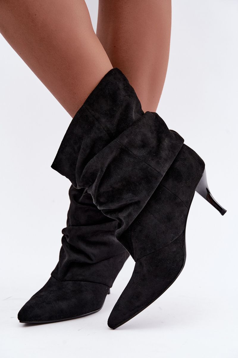 Schwarze Veloursleder-Stiefelette mit Stiletto-Absatz
