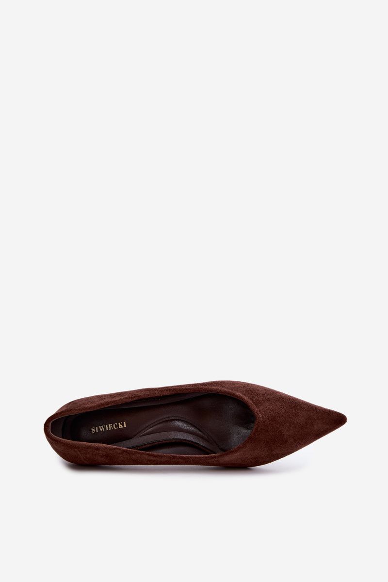 Pumps mit spitzer Kappe aus braunem Veloursleder