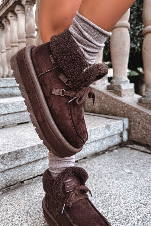 Schneestiefel mit Kunstfell und Plateausohle, braun