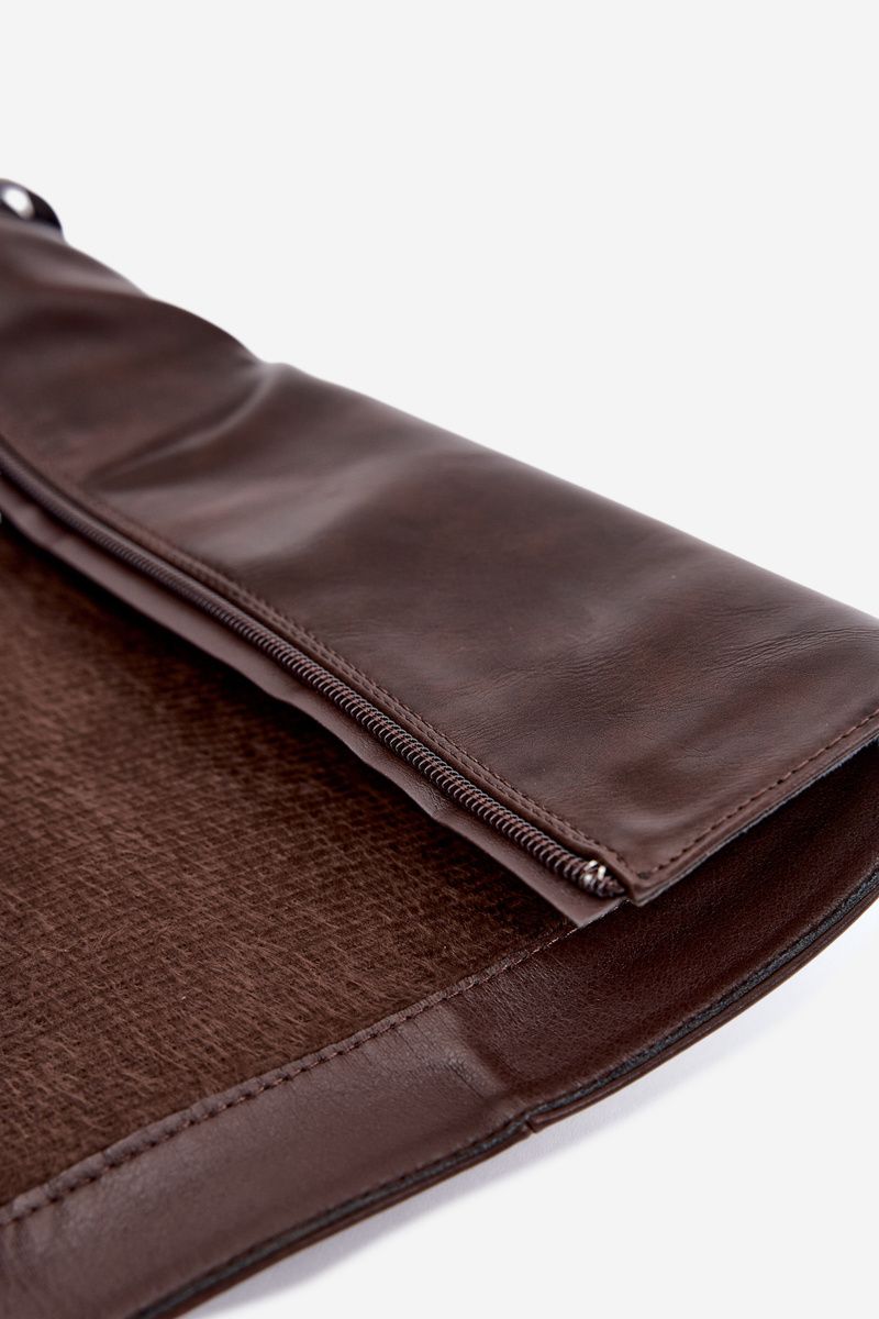 Gefütterte Overknee-Stiefel mit dekorativem Riemen und Blockabsatz, braun