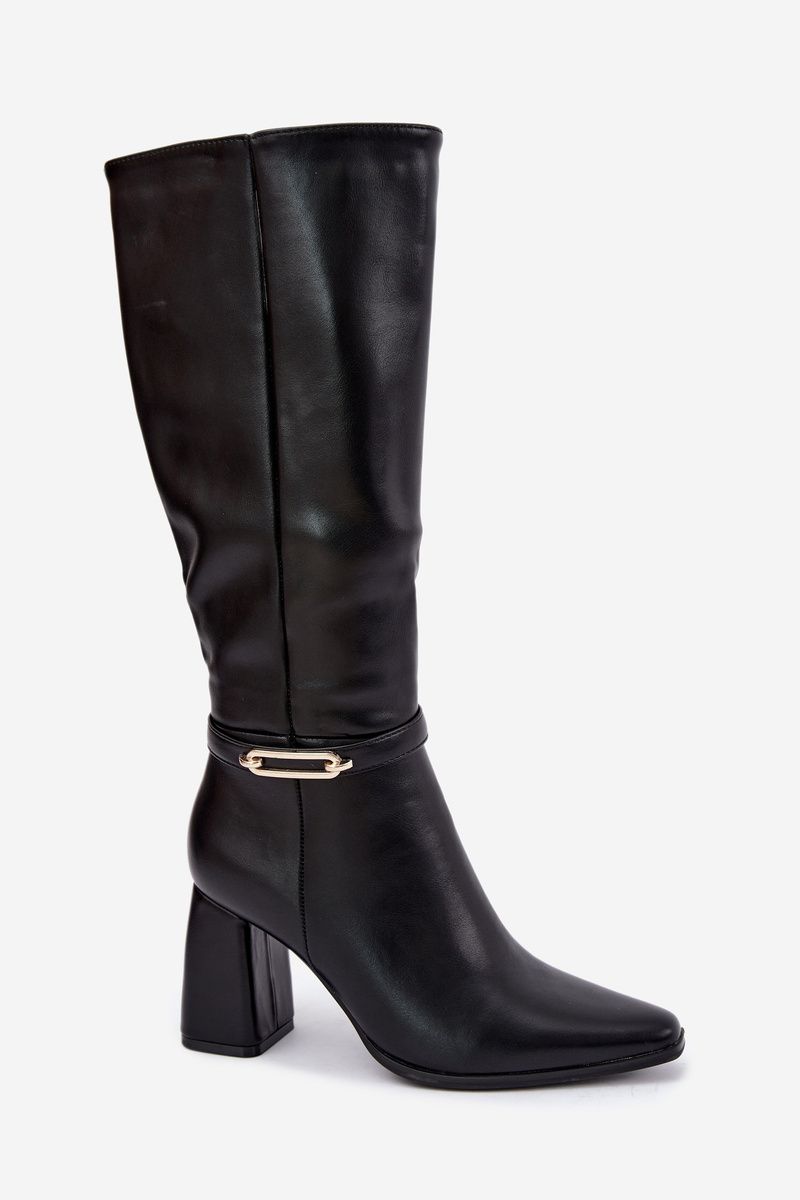 Gefütterter Stiefel mit dekorativem Riemen und Blockabsatz, schwarz