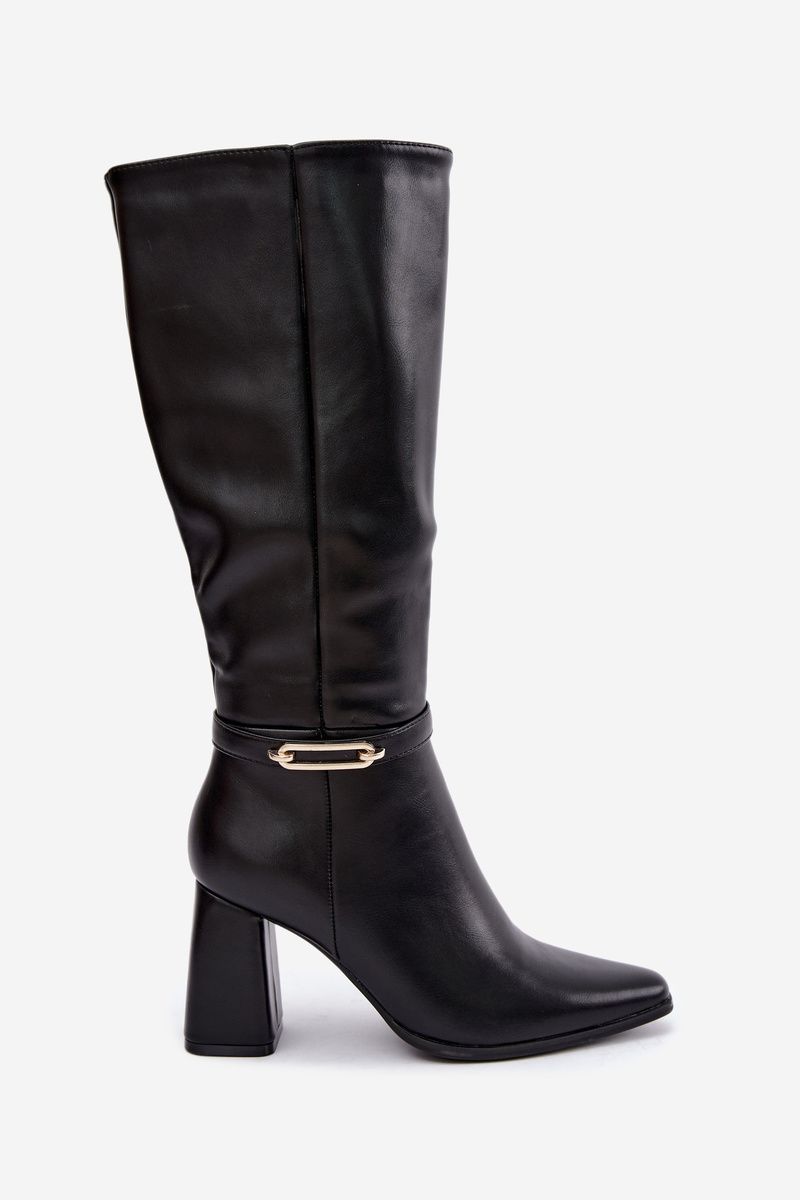 Gefütterter Stiefel mit dekorativem Riemen und Blockabsatz, schwarz