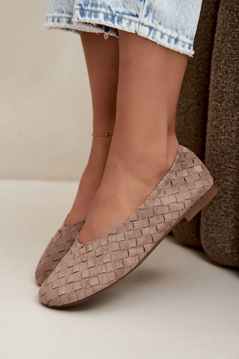 Geflochtene beige Ballerinas aus Kunstveloursleder