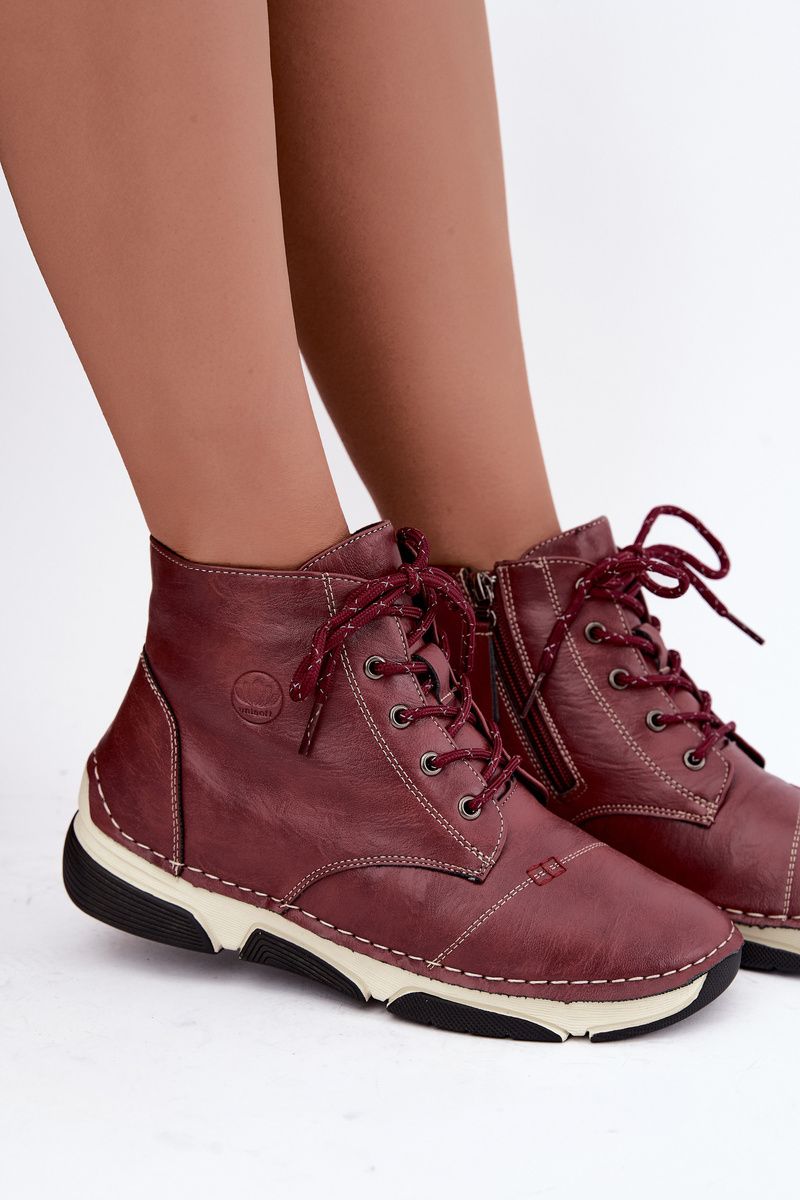 Gefütterte rote Stiefelette aus Kunstleder mit Plateau