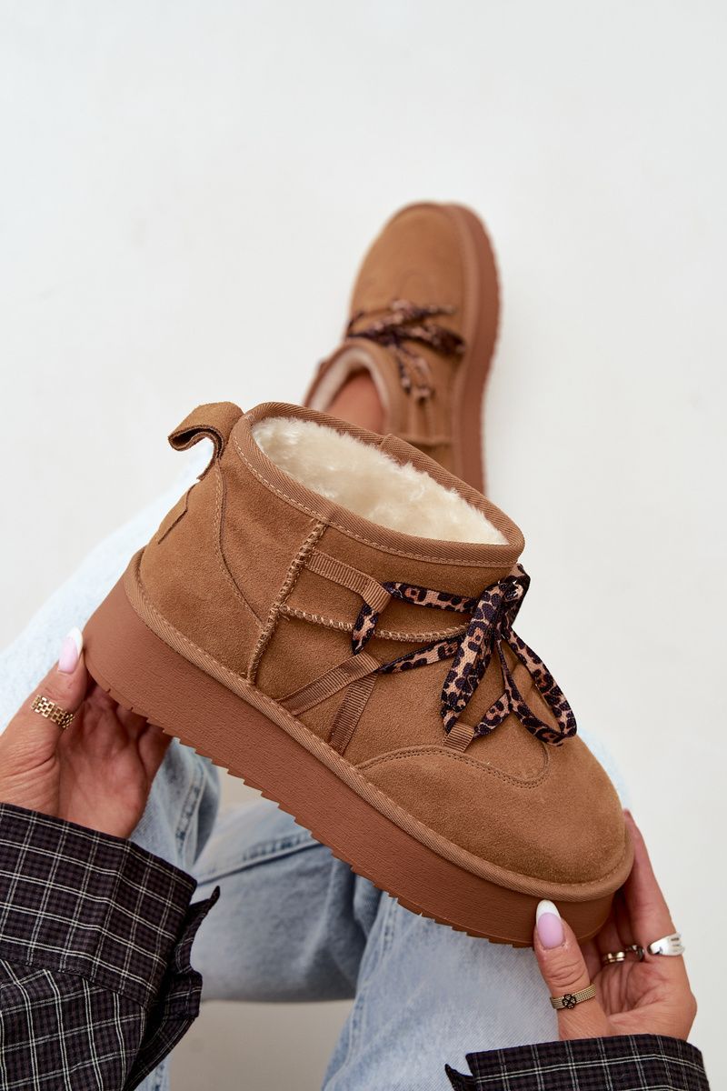 Snowboots aus Veloursleder mit Plattform und Schnürung, braun