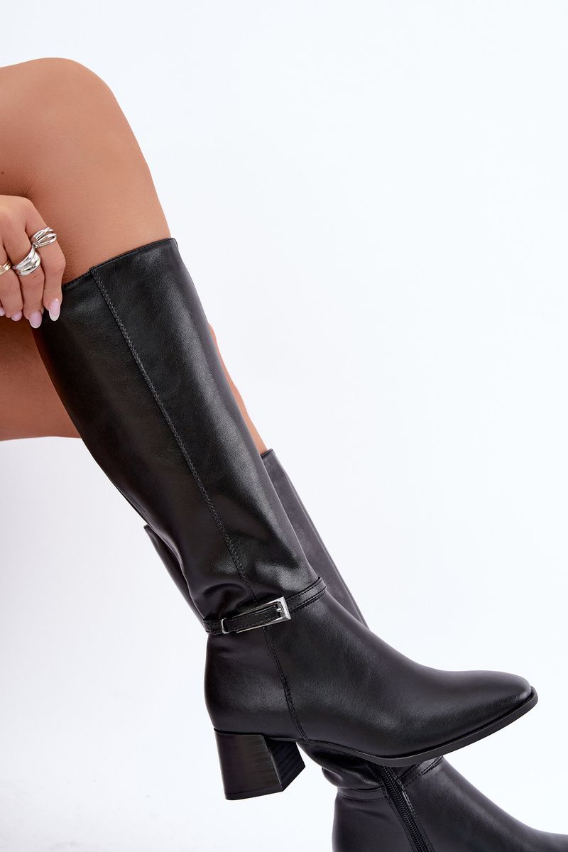 Gefütterte Lederstiefel mit Blockabsatz und Schnalle, schwarz