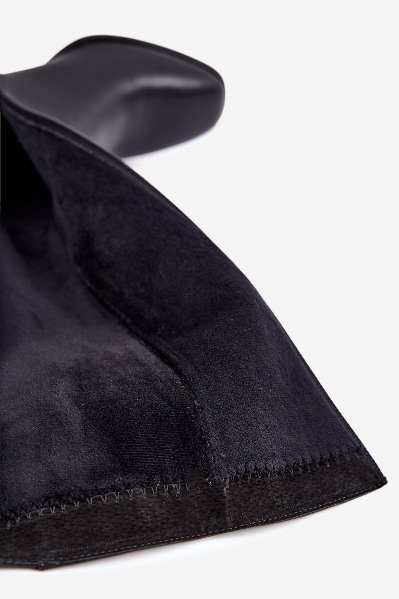 Gefütterte Lederstiefel mit Blockabsatz und Schnalle, schwarz