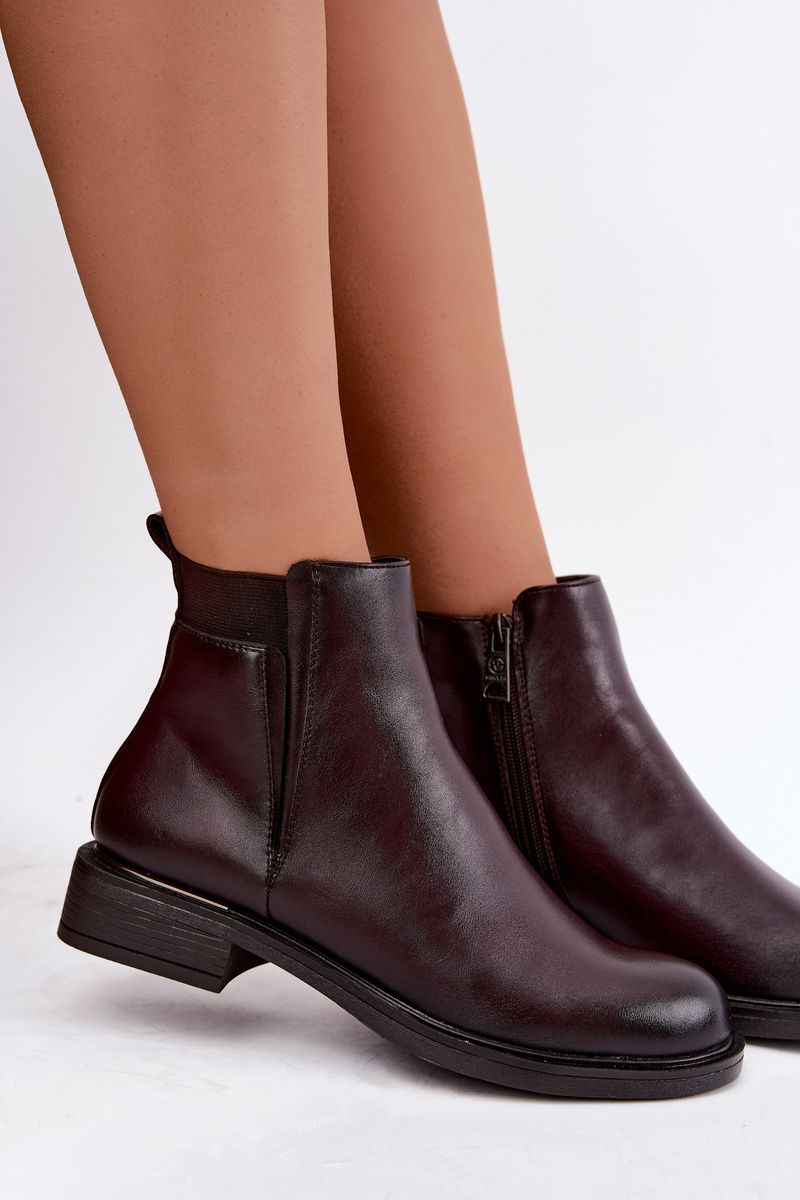 Gefütterte bordeauxrote Stiefelette aus Kunstleder mit flachem Absatz