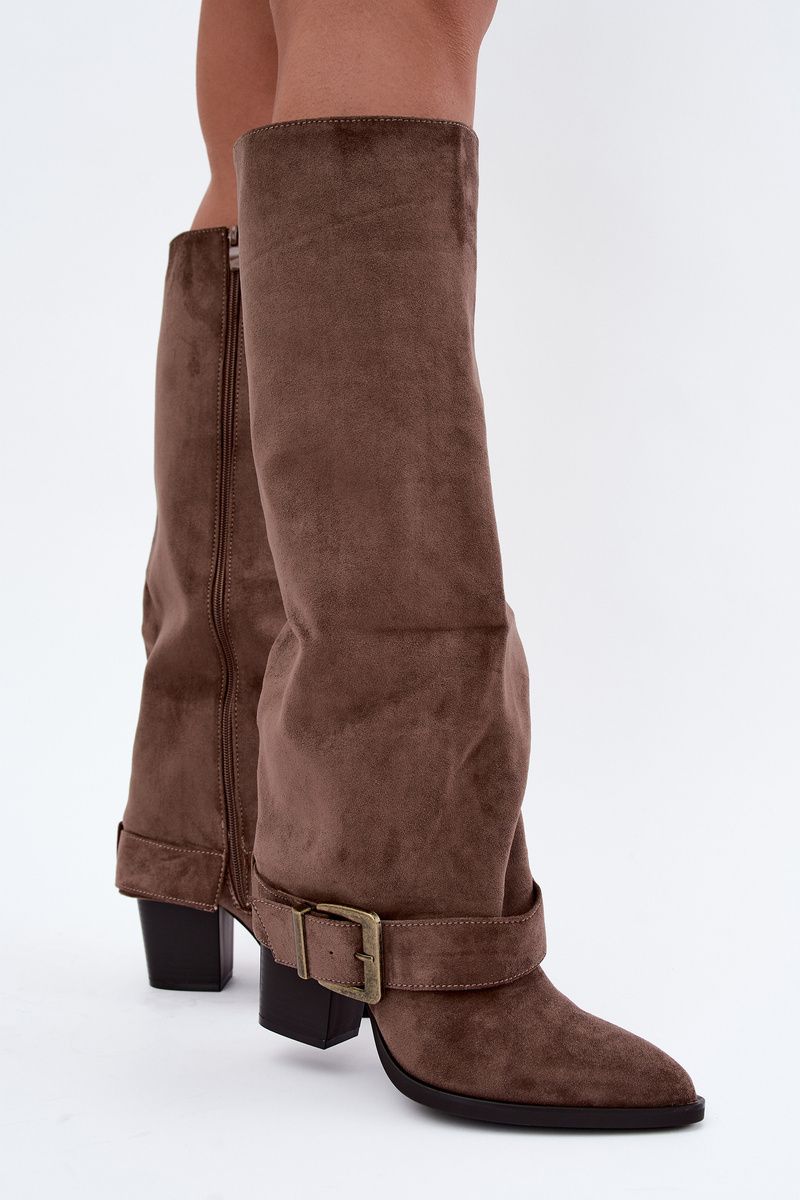Stiefel mit Blockabsatz, umgeschlagenem Schaft und Schnalle, beige