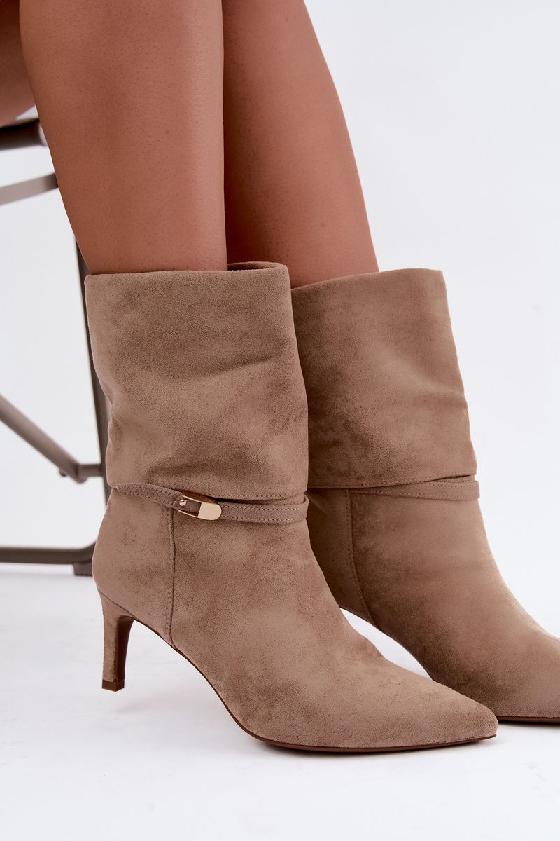 Beige gefütterte Stiefelette mit Stiletto-Absatz und Riemen
