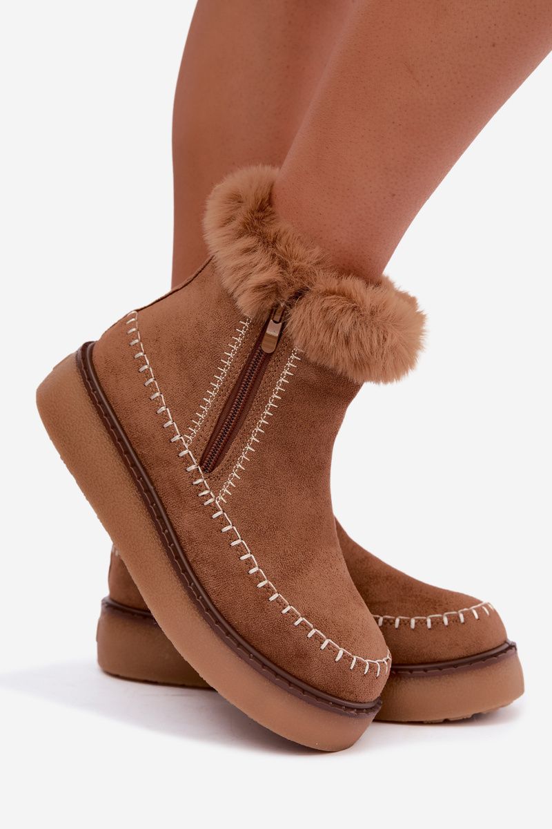 Schneestiefel mit Ziernähten und Fellbesatz camel