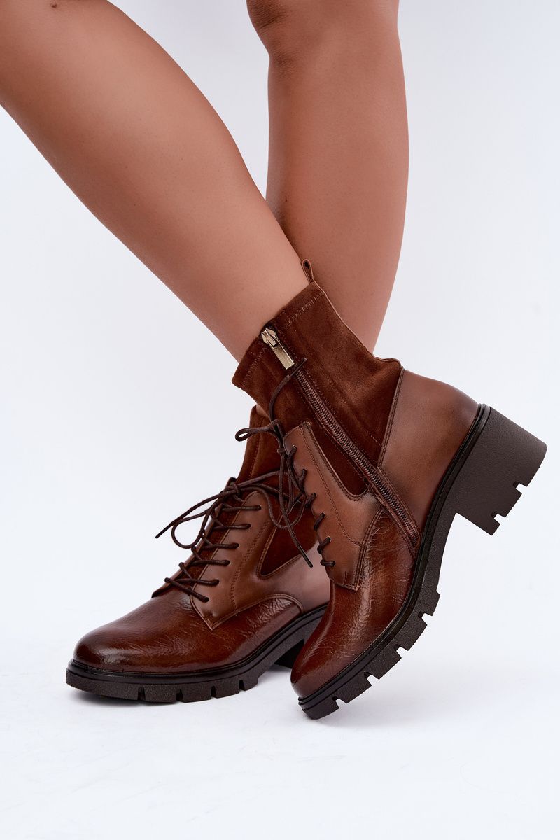 Braune Stiefelette mit Blockabsatz aus Kunstleder