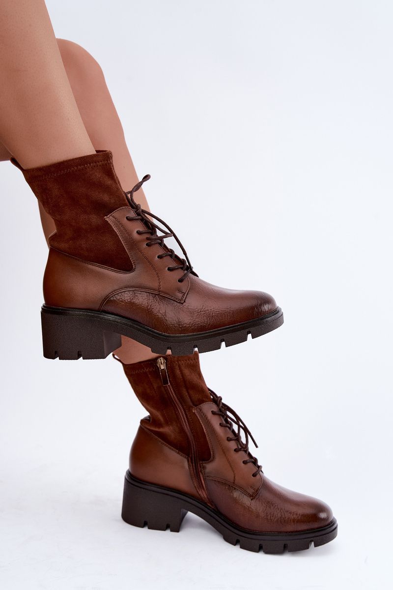 Braune Stiefelette mit Blockabsatz aus Kunstleder