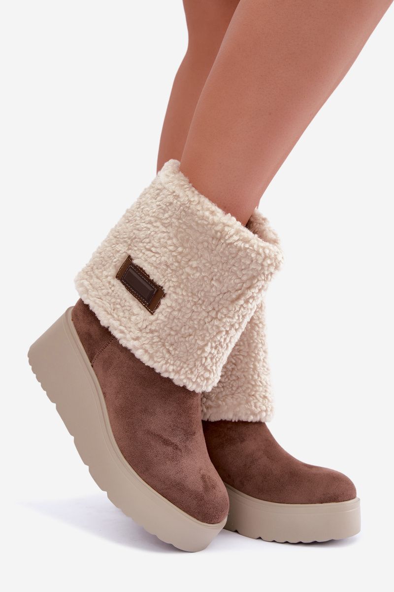 Beige Schneestiefel mit Keilabsatz und umgeschlagenem Schaft