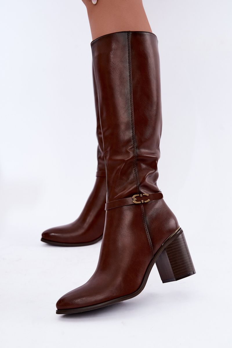 Gefütterte braune Stiefel mit Absatz und Zierband