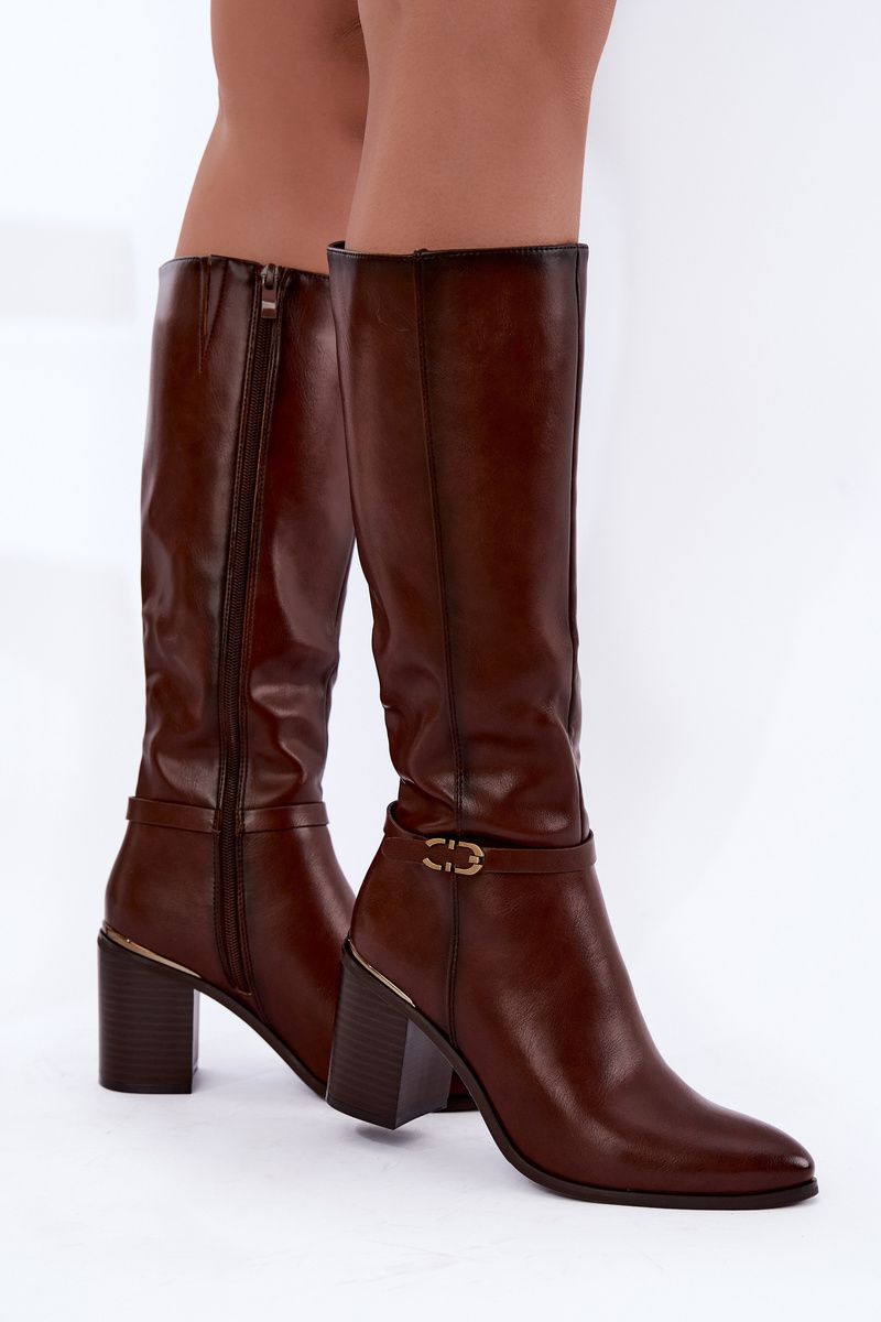 Gefütterte braune Stiefel mit Absatz und Zierband