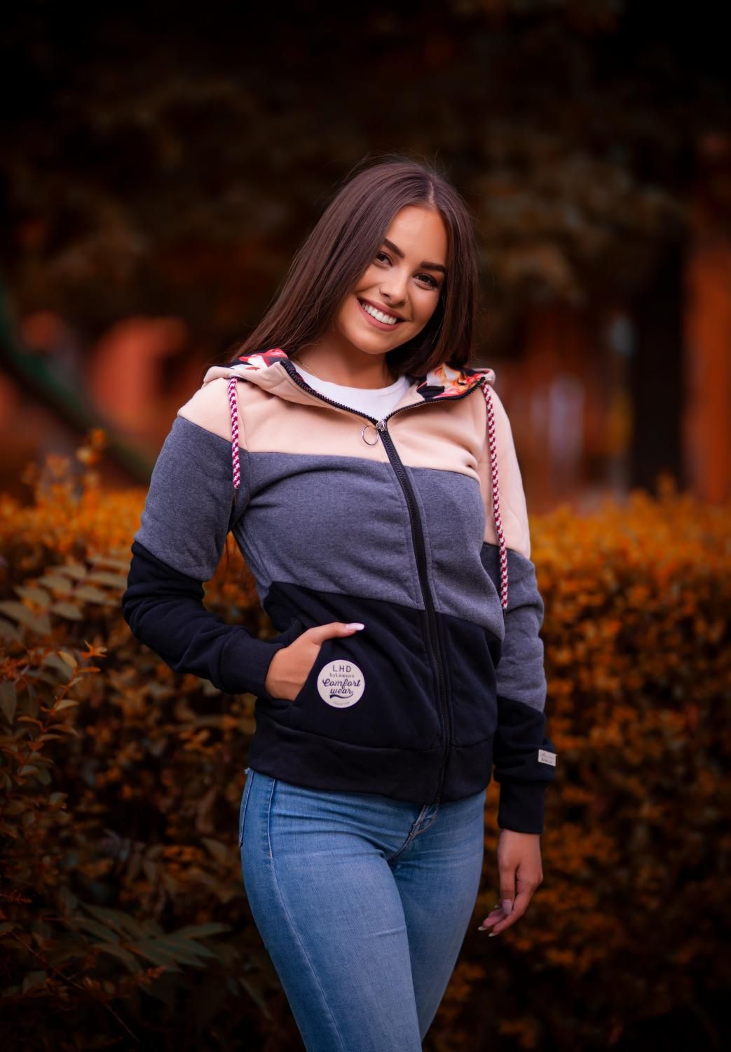 Kapuzensweatjacke in Colorblocking-Optik beige/anthrazit/schwarz