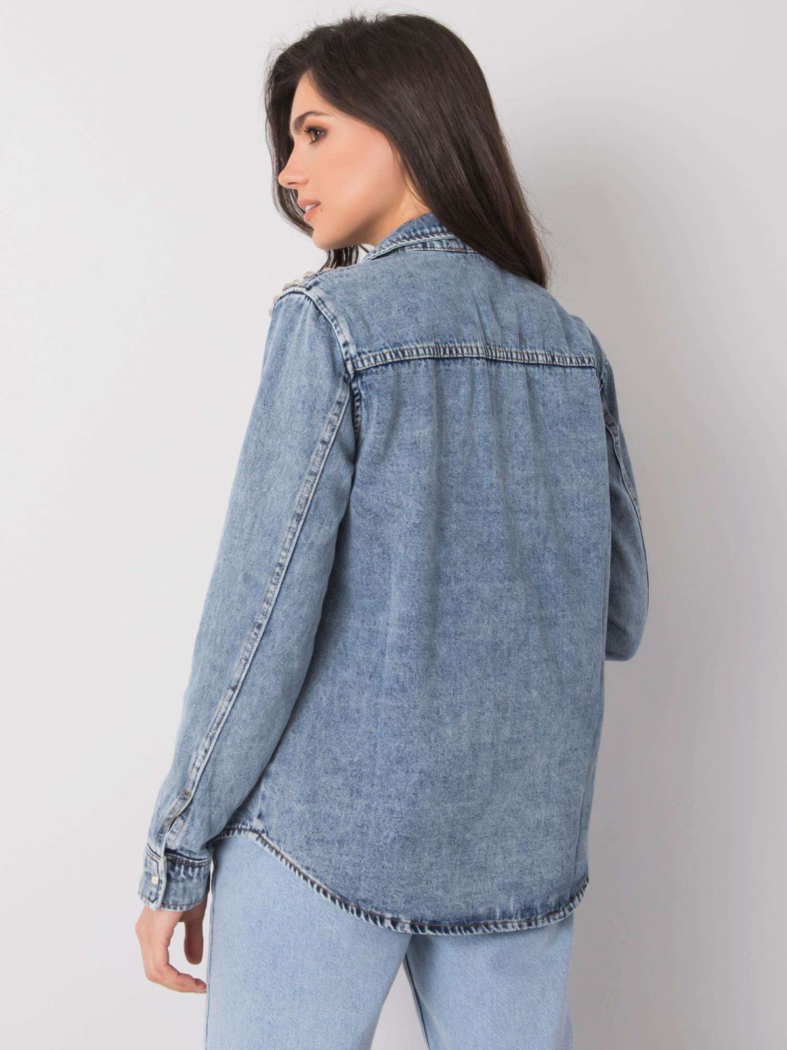 Blaue Jeansbluse mit Nieten