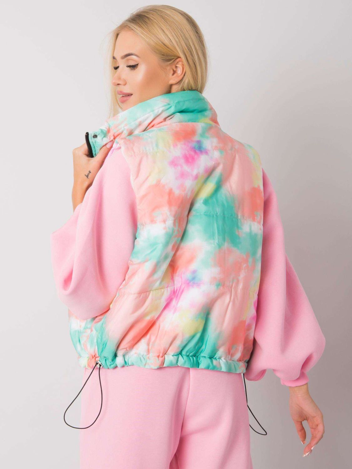 Grün-orange Weste ohne Kapuze