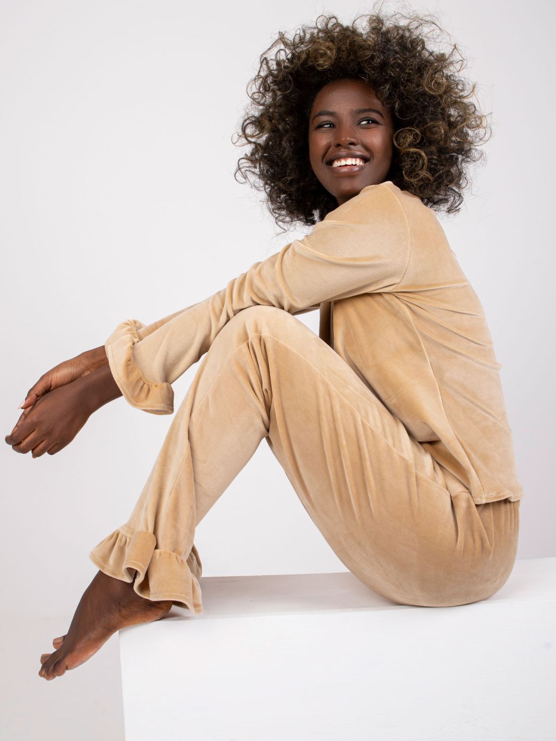 Braunes Damen-Pyjama mit langen Ärmeln