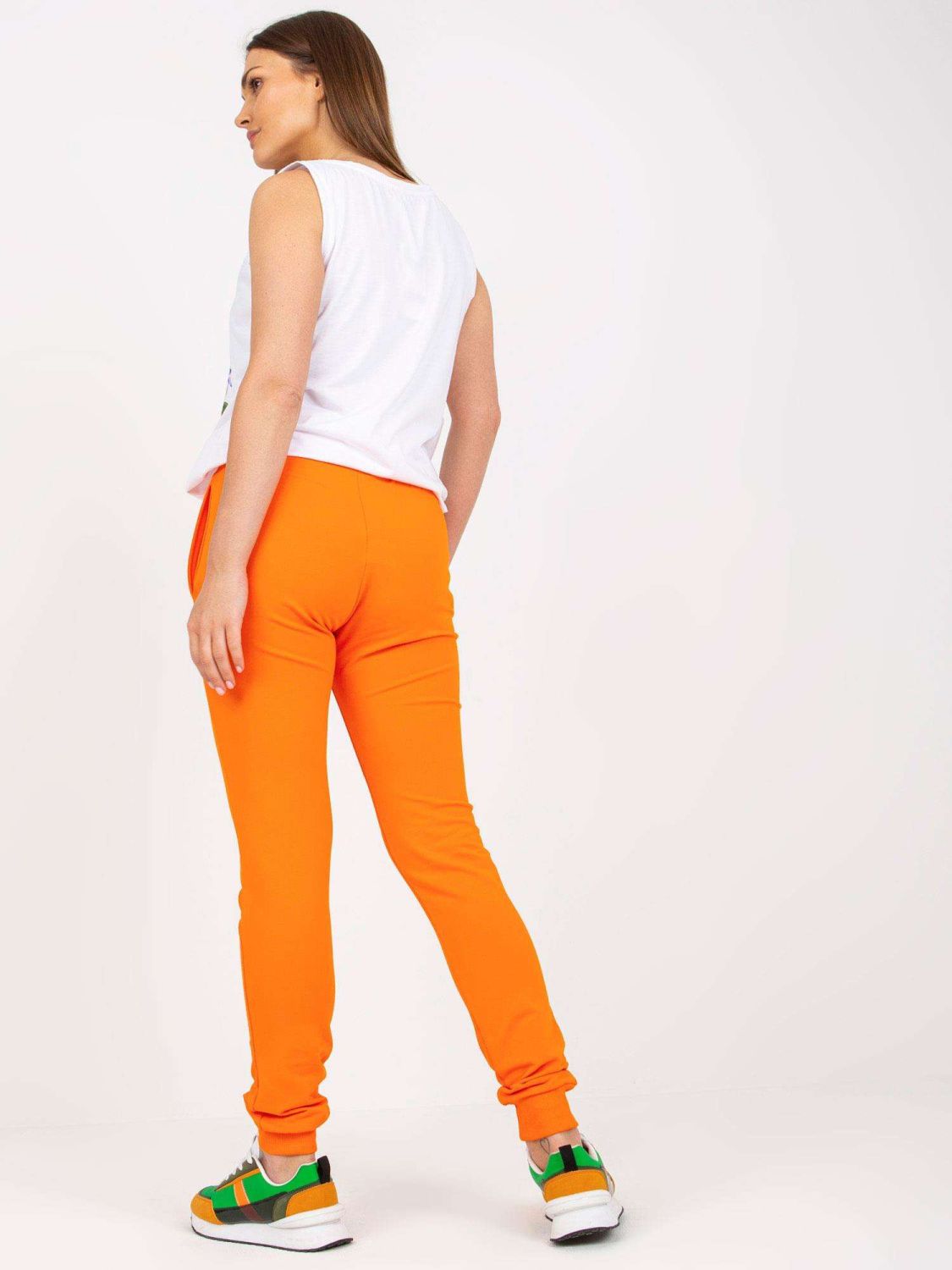 Stylisches orangefarbenes Set