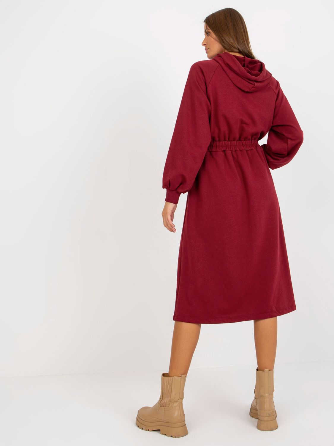 Bordeauxfarbene, schwingende Sweatkleid mit Gummizug in der Taille