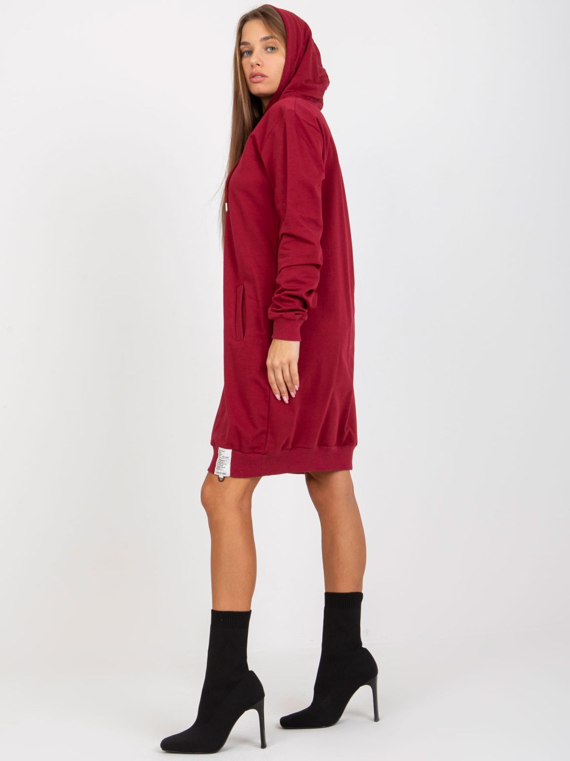 Bordeauxfarbene Sweatkleid mit Kapuze