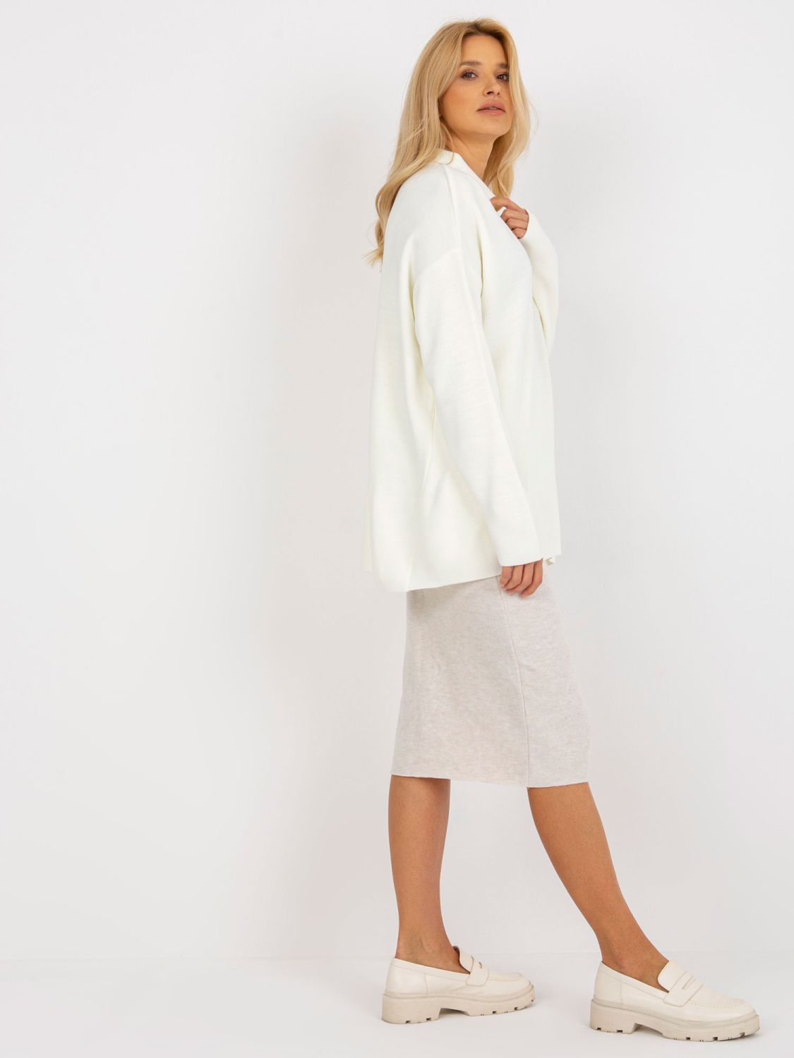 Ecru langer Oversize-Pullover mit Kragen RUE PARIS